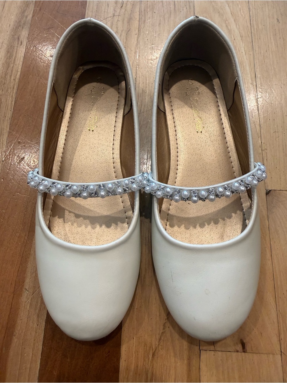 Diamond Paris Girls White Pearl Strap Mary Jane Flats, size 3